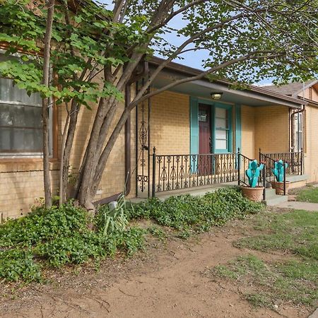 Luxury Oasis- 1 Bedroom Romantic Getaways Lubbock Exterior photo