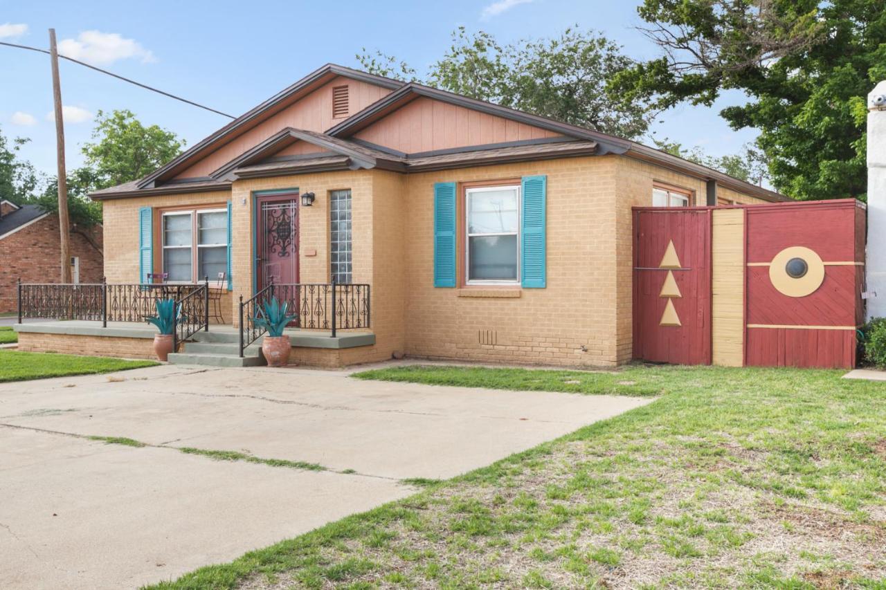 Luxury Oasis- 1 Bedroom Romantic Getaways Lubbock Exterior photo