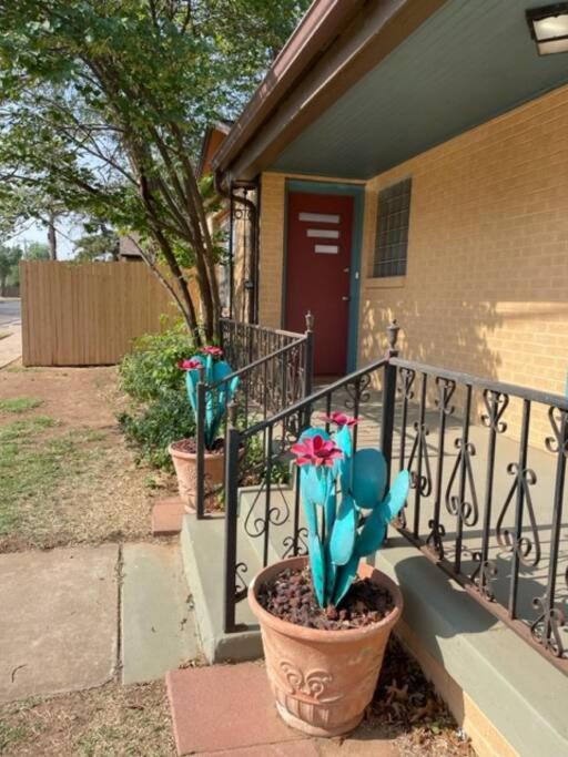 Luxury Oasis- 1 Bedroom Romantic Getaways Lubbock Exterior photo