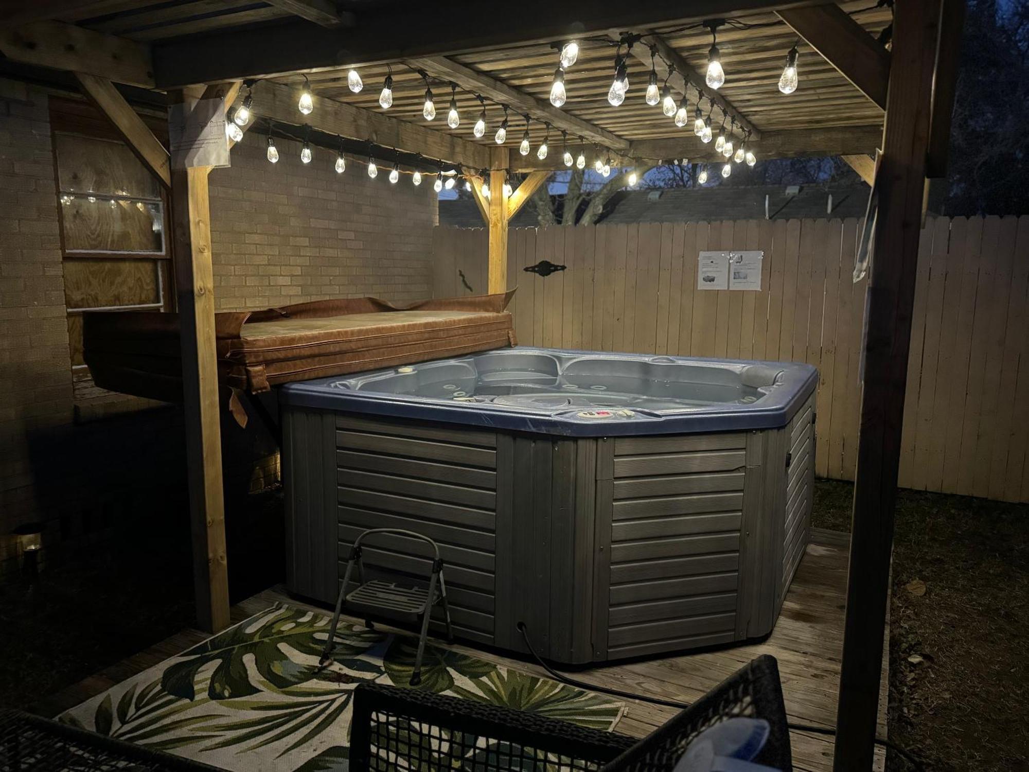 Luxury Oasis- 1 Bedroom Romantic Getaways Lubbock Exterior photo